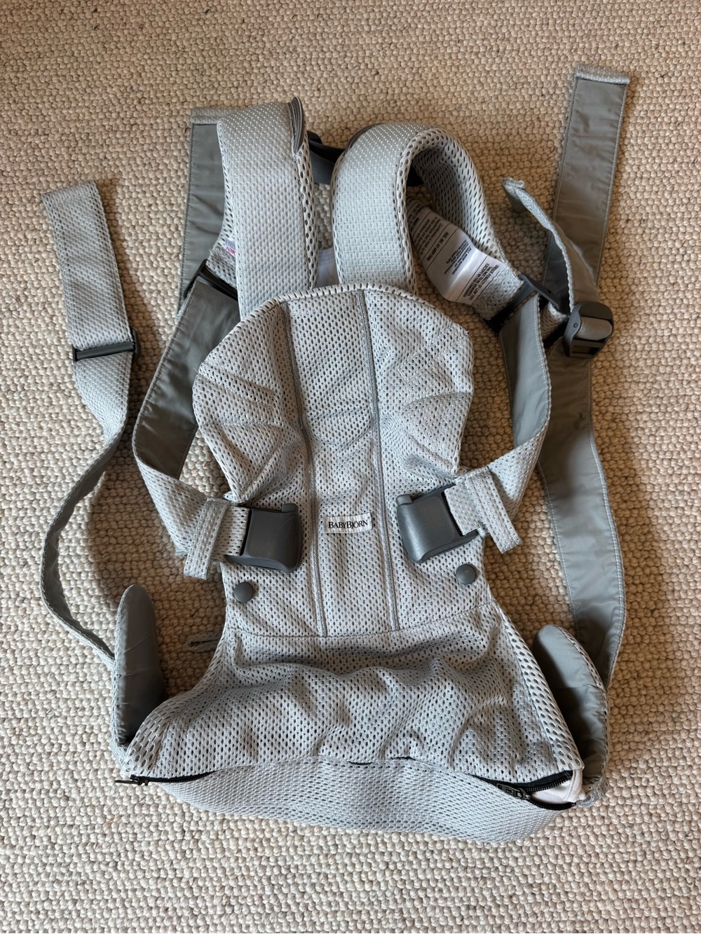 Bjorn carrier in Light Gray Mesh